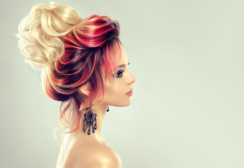 Look luminoso? Via libera ai capelli dalle punte rosse! | Italiano  Parrucchieri